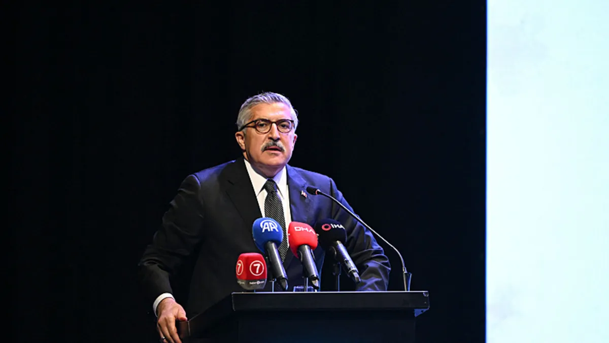 AK Parti Genel Başkan Yardımcısı Yayman'dan Özgür Özel'e sert tepki: Yabancı gazetelerin köşe yazılarında...