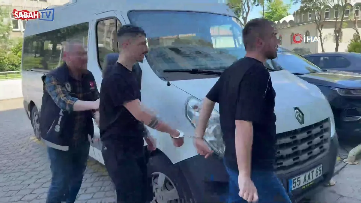 Samsun’da narkotikten peş peşe operasyon: Gözaltına alınan 8 kişi adliyeye sevk edildi | Video videosunu izle Samsun’da narkotikten peş peşe operasyon: Gözaltına alınan 8 kişi adliyeye sevk edildi | Video videosunu izle