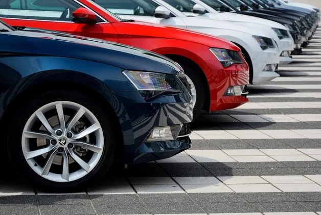 OTOMOBİL EKRANLARI İÇİN ÖZEL FİLM GELİŞTİRDİ