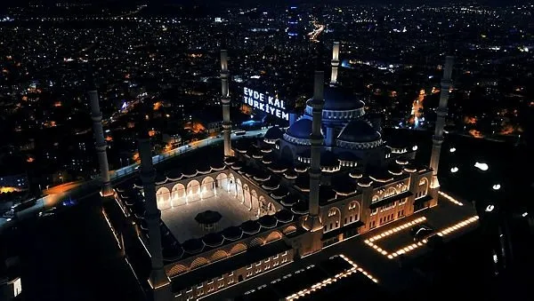 İstanbul’da ilk sahur kaçta? İstanbul imsakiye saati belli oldu! Ramazan’da ilk oruç ve ilk iftar saat kaçta?