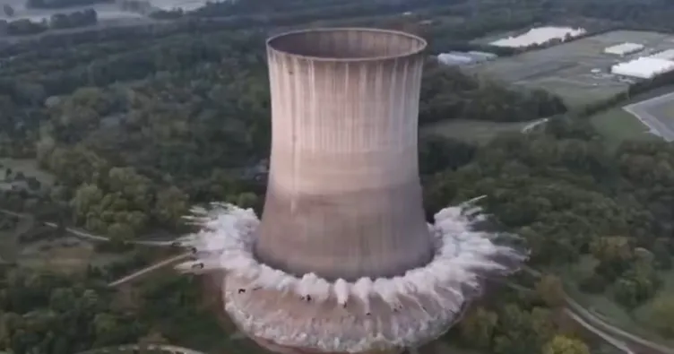 ABD’de dev yıkım: Soğutma kulesi havaya uçuruldu