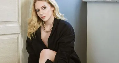 Hayal Köseoğlu selülitleriyle sosyal medyanın diline düştü! Plajda görüntülenen Hayal Köseoğlu’nun agrasif halleri dikkat çekti!