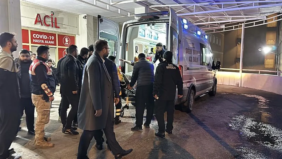 Şanlıurfa’da zincirleme kaza! Eski milletvekili dahil 8 kişi yaralandı Şanlıurfa’da zincirleme kaza! Eski milletvekili dahil 8 kişi yaralandı