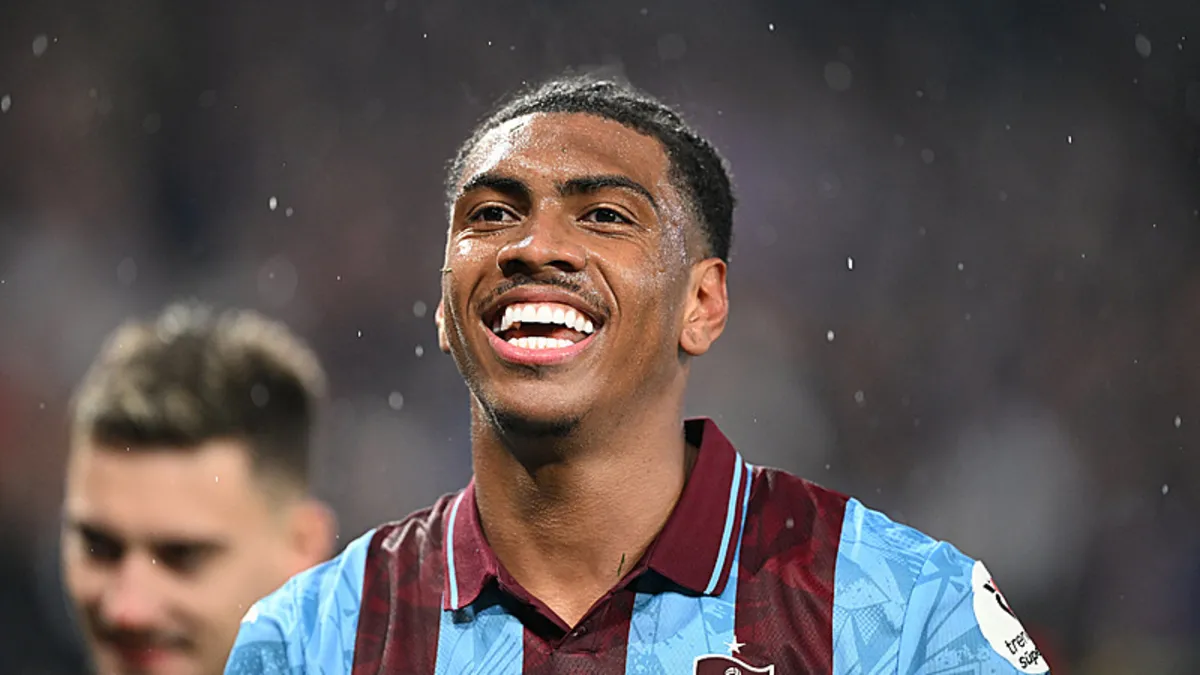 Trabzonspor ile Benfica arasında dev pazarlık! Oyuncu + 15 milyon euro Trabzonspor ile Benfica arasında dev pazarlık! Oyuncu + 15 milyon euro