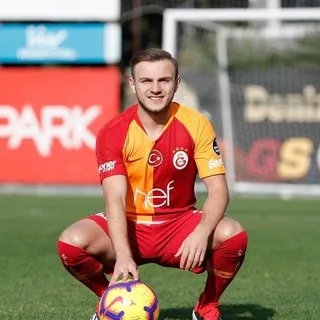 Celil elden kaçıyor
