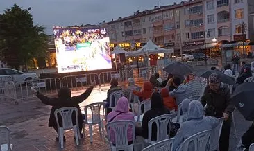 Şarköy’de Fenerbahçe taraftarı yağmur altında finali izledi #tekirdag