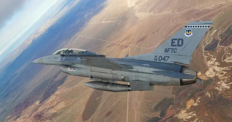 Tayvan’da F-16 savaş uçağı düştü!