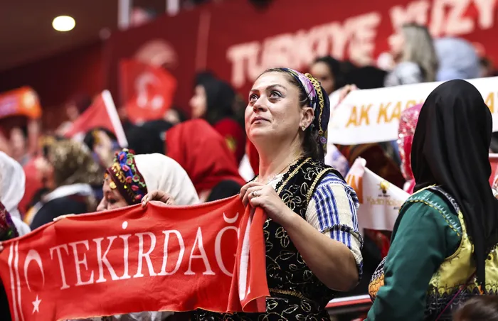 son-dakika-turkiyenin-yuzyili-icin-buyuk-gun-baskan-erdogan-vizyon-belgesini-acikladi-ilk-hedefimiz-yeni-anaya-1666976422265.jpg