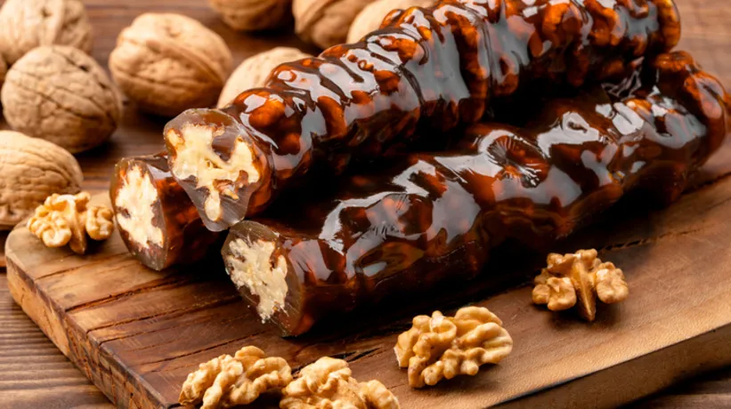 Püf noktası şırasında saklı! Evde cevizli sucuk yapmanın en kolay yolu: Asla çatlamayan tarif...