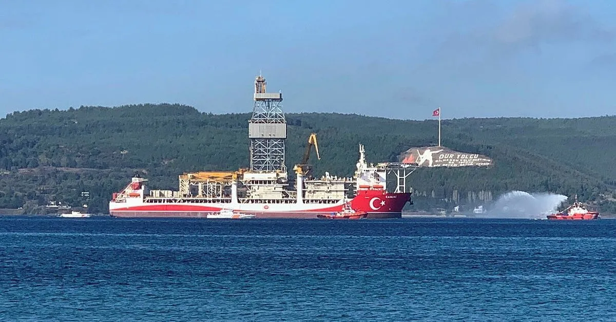 MSB: Kanuni'ye Deniz Kuvvetlerimize ait gemiler eşlik ediyor