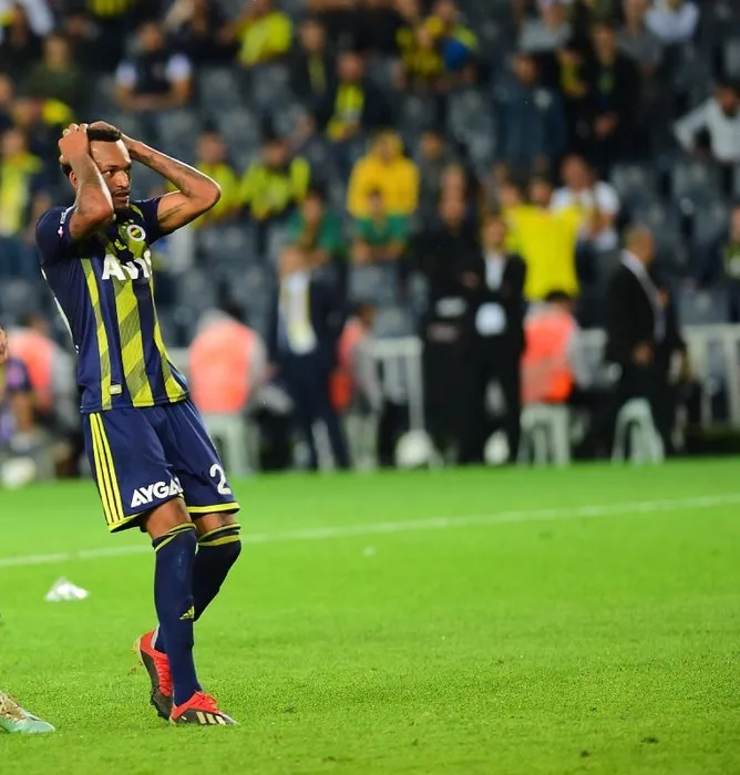 Fenerbahçe 7 futbolcu ile yollarını ayırıyor