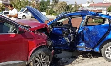 Hatay’da iki otomobil çarpıştı: 5 yaralı