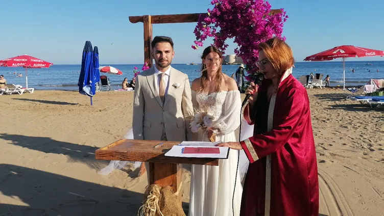 Mersin’e Hollandalı gelin geldi: Aşk hikayeleri herkesi etkiledi!