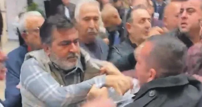 CHP kongrelerinde yumruk, şaibe, arbede... - Son Dakika Haberler
