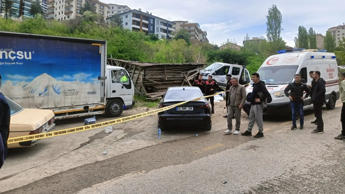 Ankara'da feci kaza: Sürüklenen kamyonet dehşet saçtı! 2 ölü