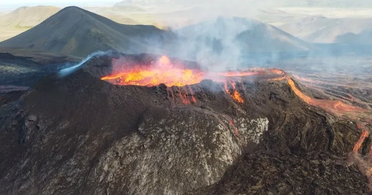 Etna Yanardağı Nerede? Etna Yanardağı Hangi Ülkede, Şuan Aktif Mi?