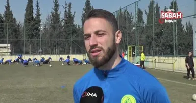 Genç futbolcu, Taner Savut’u anlatırken gözyaşlarına hakim olamadı | Video