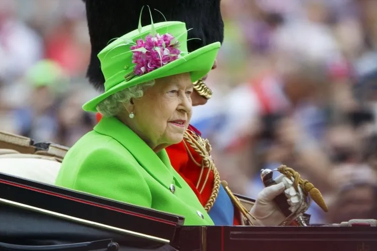 SON DAKİKA | İngiltere Kraliçesi 2. Elizabeth hayatını kaybetti! İşte Kraliçe Elizabeth’in hayatı…