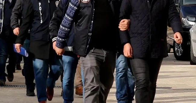 İzmir merkezli FETÖ operasyonu! TSK yapılanması etkisiz: 12 gözaltı İzmir merkezli FETÖ operasyonu! TSK yapılanması etkisiz: 12 gözaltı