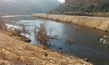 Göksu Nehri’nin rengi, yine siyaha döndü