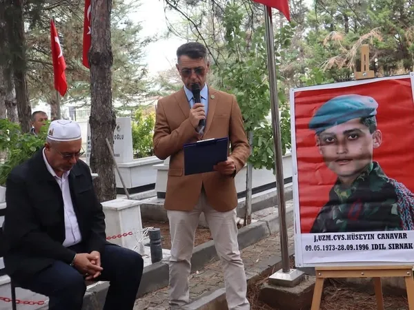 sehit-huseyin-canavar-kabri-basinda-dualarla-anildi-1790611002655.jpg