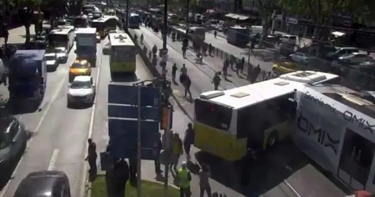 SON DAKİKA | Fatih’te İETT otobüsü ile tramvay çarpıştı