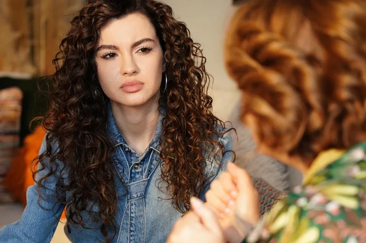 ’Bir Gece Masalı’nda Ozan Canfeza’yı kandırıyor!