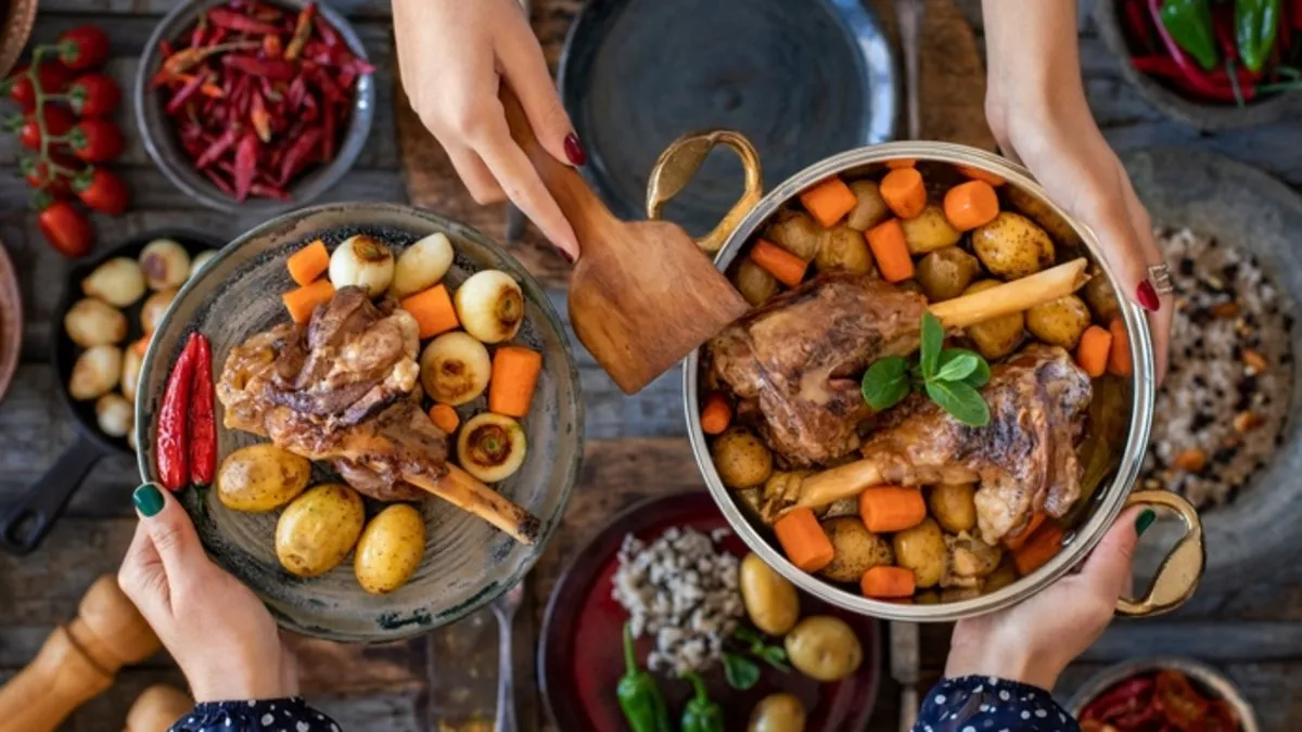 Doğu’nun incisi Kars’tan enfes lezzetler! Bu mutfağı bir deneyen bir daha vazgeçemiyor… Doğu’nun incisi Kars’tan enfes lezzetler! Bu mutfağı bir deneyen bir daha vazgeçemiyor…