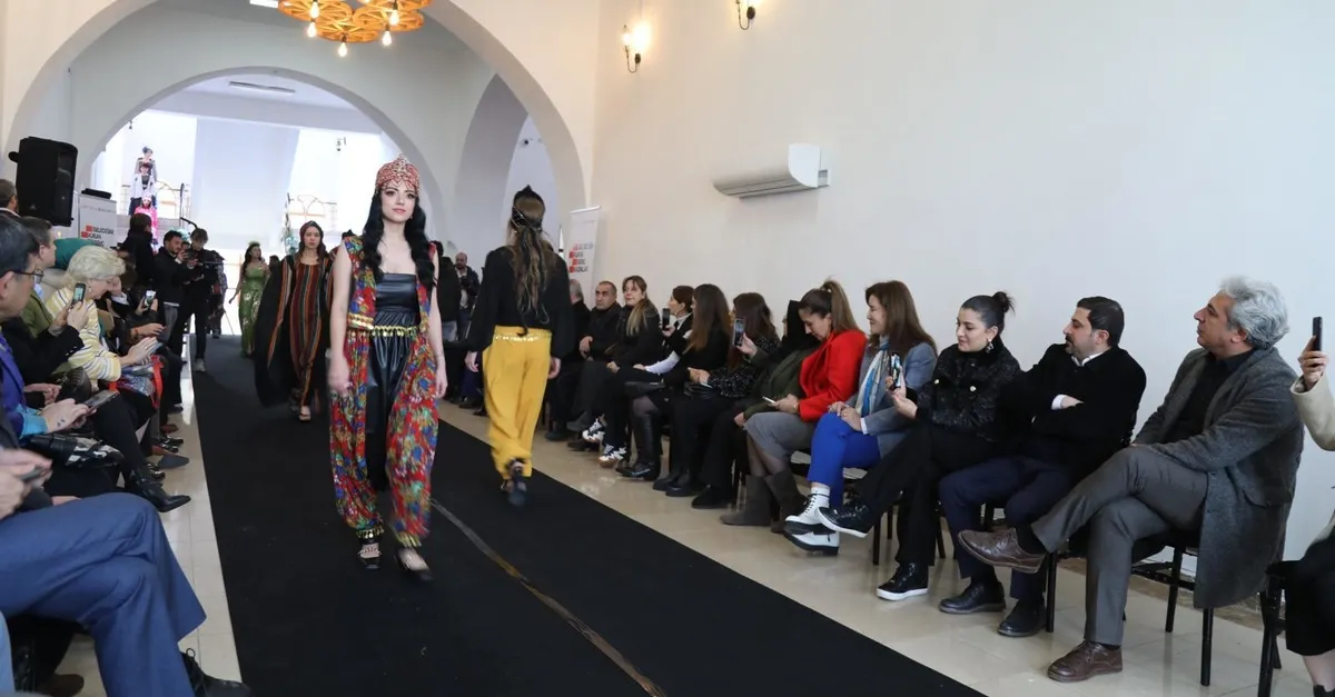 Diyarbakır’da ‘Geleceğini Kuran Kadınlar’dan defile