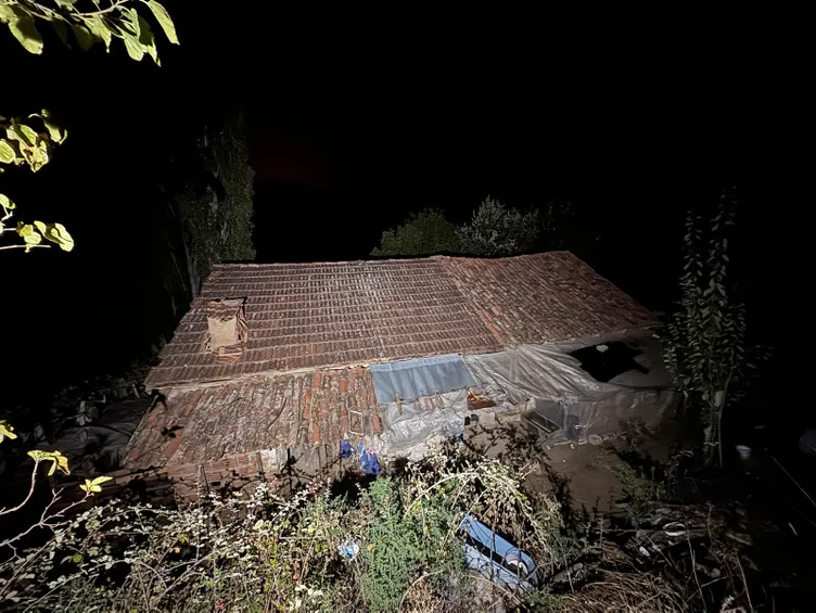 SON DAKİKA! Bursa’da 16 yaşındaki torun dehşet saçtı: Dedesini, dedesinin sevgilisini ve arkadaşını balta ile katletti!