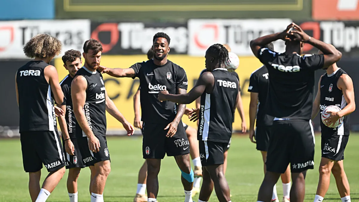 Beşiktaş’ın Hradec Kralove maçı kamp kadrosu açıklandı! Beşiktaş’ın Hradec Kralove maçı kamp kadrosu açıklandı!