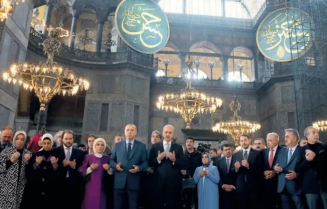 ayasofya-kutlu-fethin-zafer-nisanesidir-1784838186400.jpeg