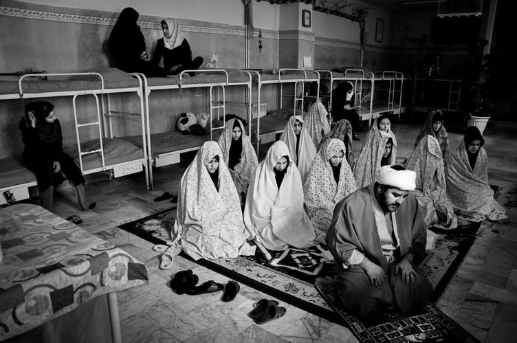 İranlı kadın mahkumlar görüntülendi