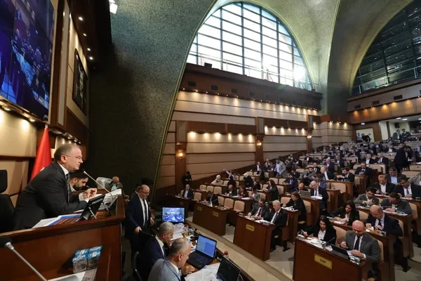 istanbulda-20-ilcenin-2026-yili-mali-butceleri-kabul-edildi-adalar-belediyesi-957-milyon-tl-esenyurt-belediyes-1763395509224.jpeg