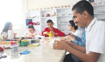 Engelleri aşıyorlar