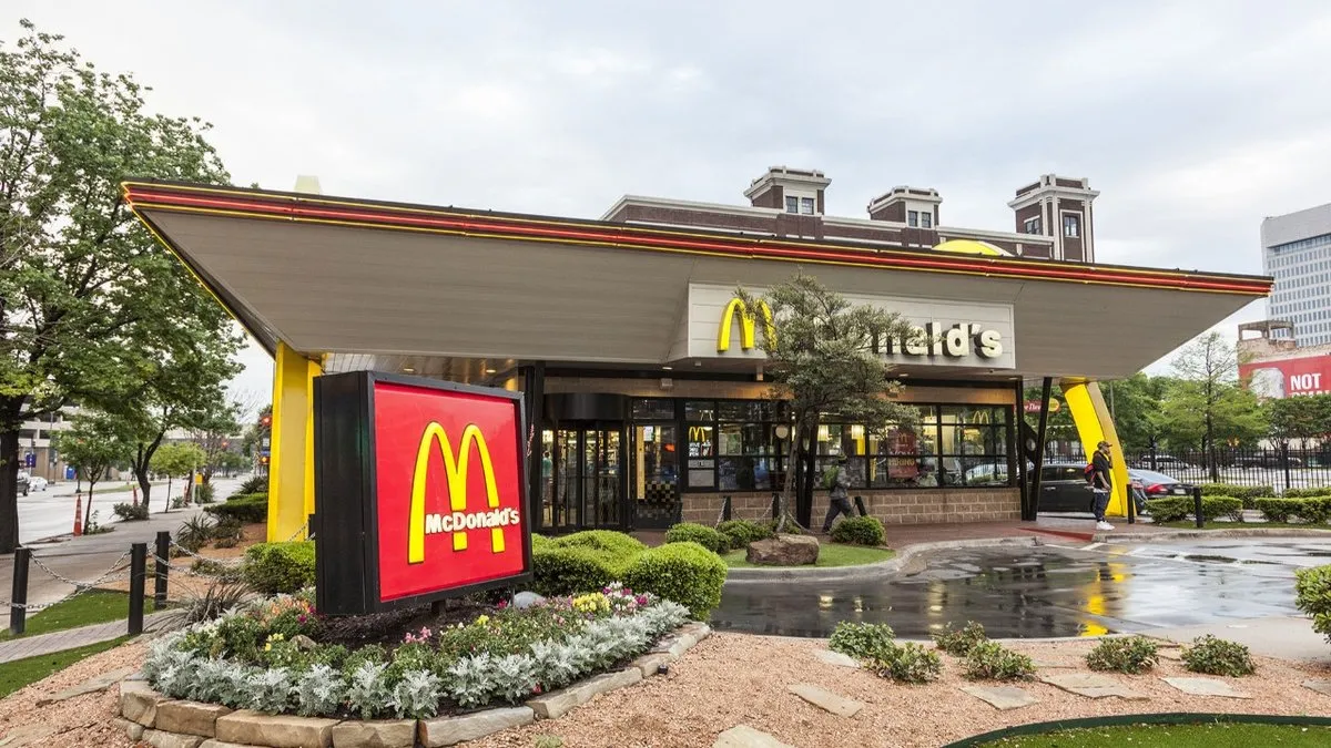 McDonald's'ın küresel satışları üçüncü çeyrekte de geriledi