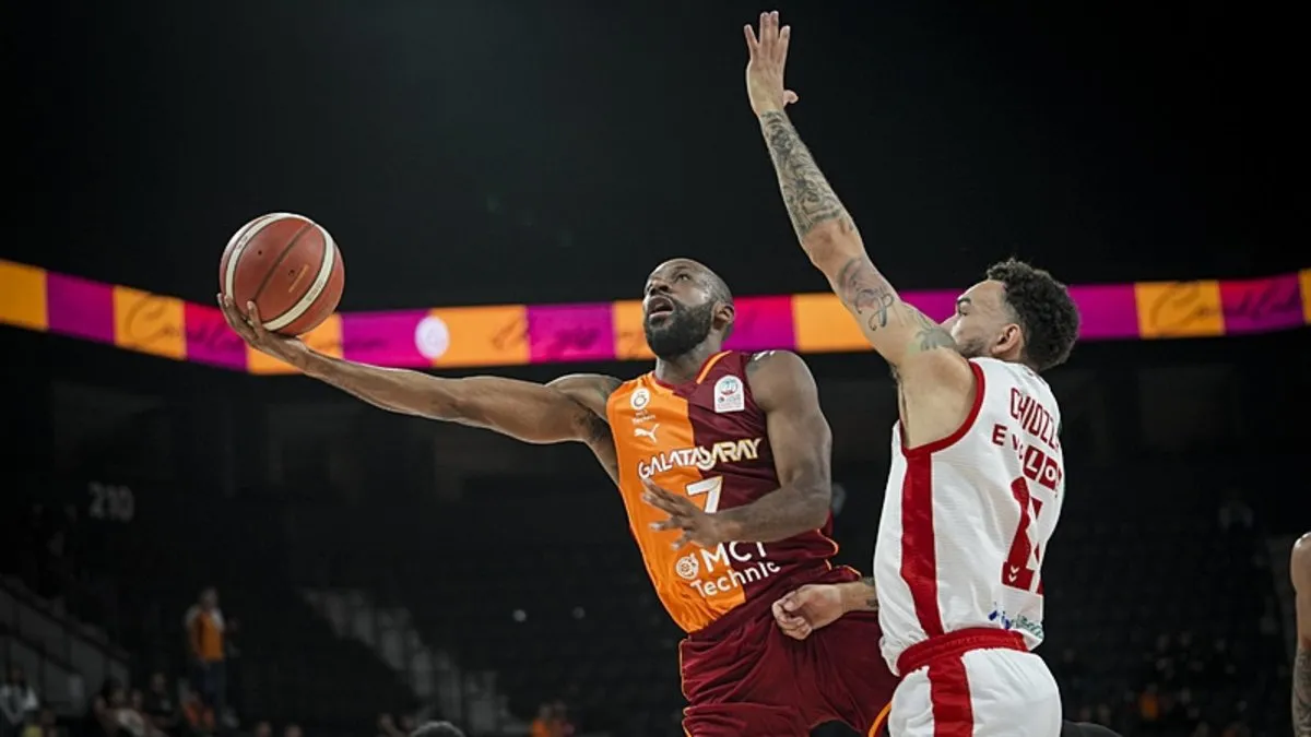 Galatasaray'dan Karşıyaka'ya 103 sayı Galatasaray'dan Karşıyaka'ya 103 sayı