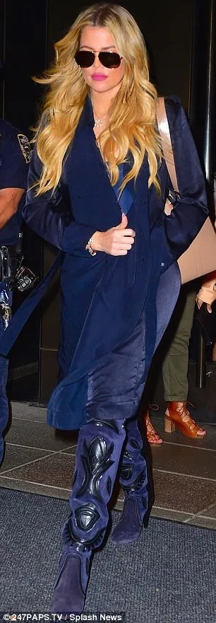 Kim Kardashian hamile modasını abarttı!