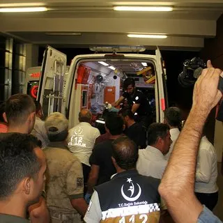 Teröristler mermer ocağını basıp ateşe verdi