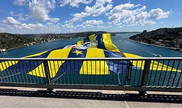 Fenerbahçe Beko’nun bayrakları köprülere asıldı