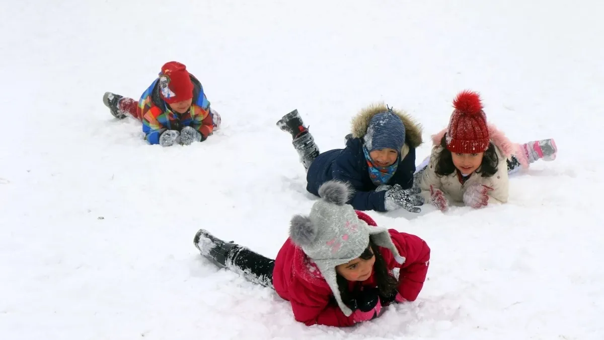 Bayburt’ta yarın okullar tatil mi? Gözler Valilik'te! 13 Ocak Salı günü Bayburt’ta okul var mı, yok mu?