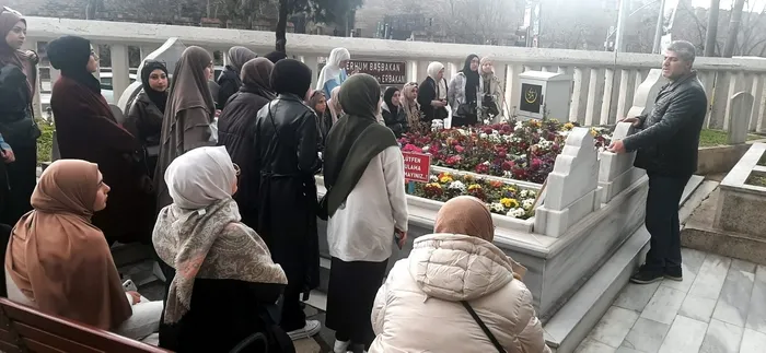 saadet-partililerden-temel-karamollaogluna-sert-tepki-erbakani-hapse-atmaya-calisanlara-nasil-destek-verirler-1678683550220.jpg Saadet Partililerden Temel Karamollaoğlu'na sert tepki!