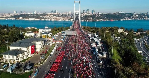 İstanbul Maratonu saat kaçta başlıyor ve bitiyor? 43. İstanbul yarı maratonu kaç km? Kapalı yollar ve alternatif güzergahlar!