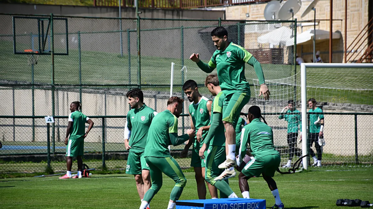 Bursaspor hazırlık maçında 2 golle galip geldi Bursaspor hazırlık maçında 2 golle galip geldi