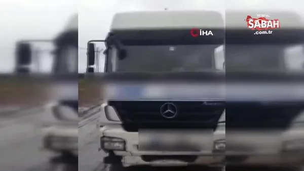 Direksiyonu bırakarak ayakta oynayan tır sürücüsü gözaltına alındı | Video