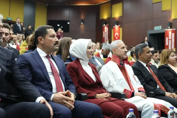 bakan-goktas-universite-ogrencilerine-seslendi-iyilik-var-hareketinin-oncusu-olun-1791975196152.jpg