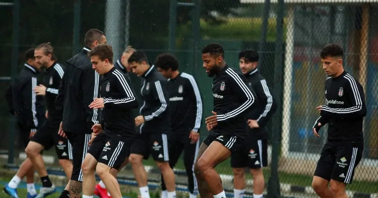 Beşiktaş’ta Douglas sezonu kapattı!