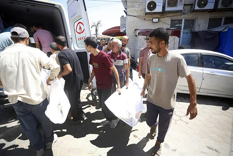 Katil İsrail’den Gazze Şeridi’nde bir katliam daha! 15 Filistinli öldü