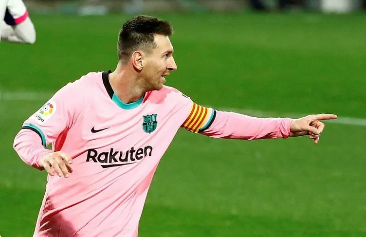 Son dakika haberi: Lionel Messi tribünde yaptığı hareketle maça damga vurdu! Barcelona yine puan kaybetti...