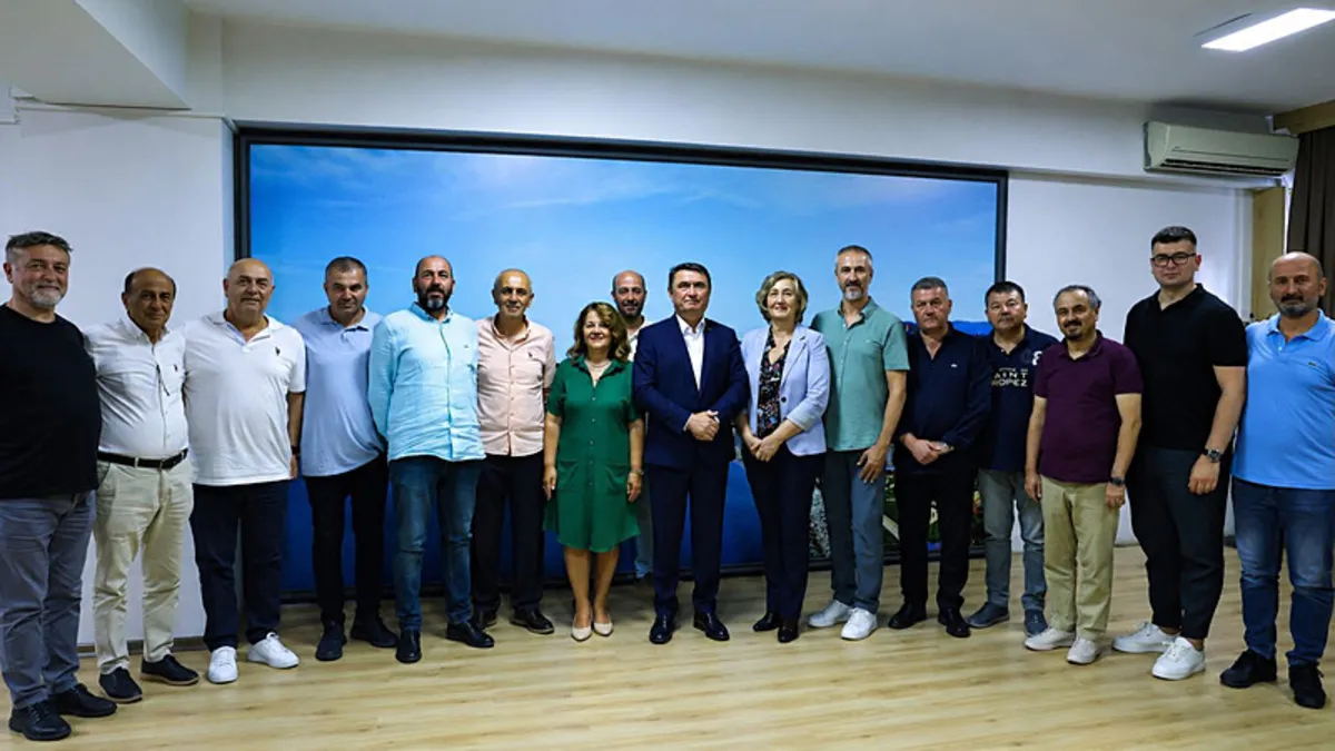Zonguldak Belediye Başkanı ile CHP'li 16 meclis üyesi partilerinden istifa etti